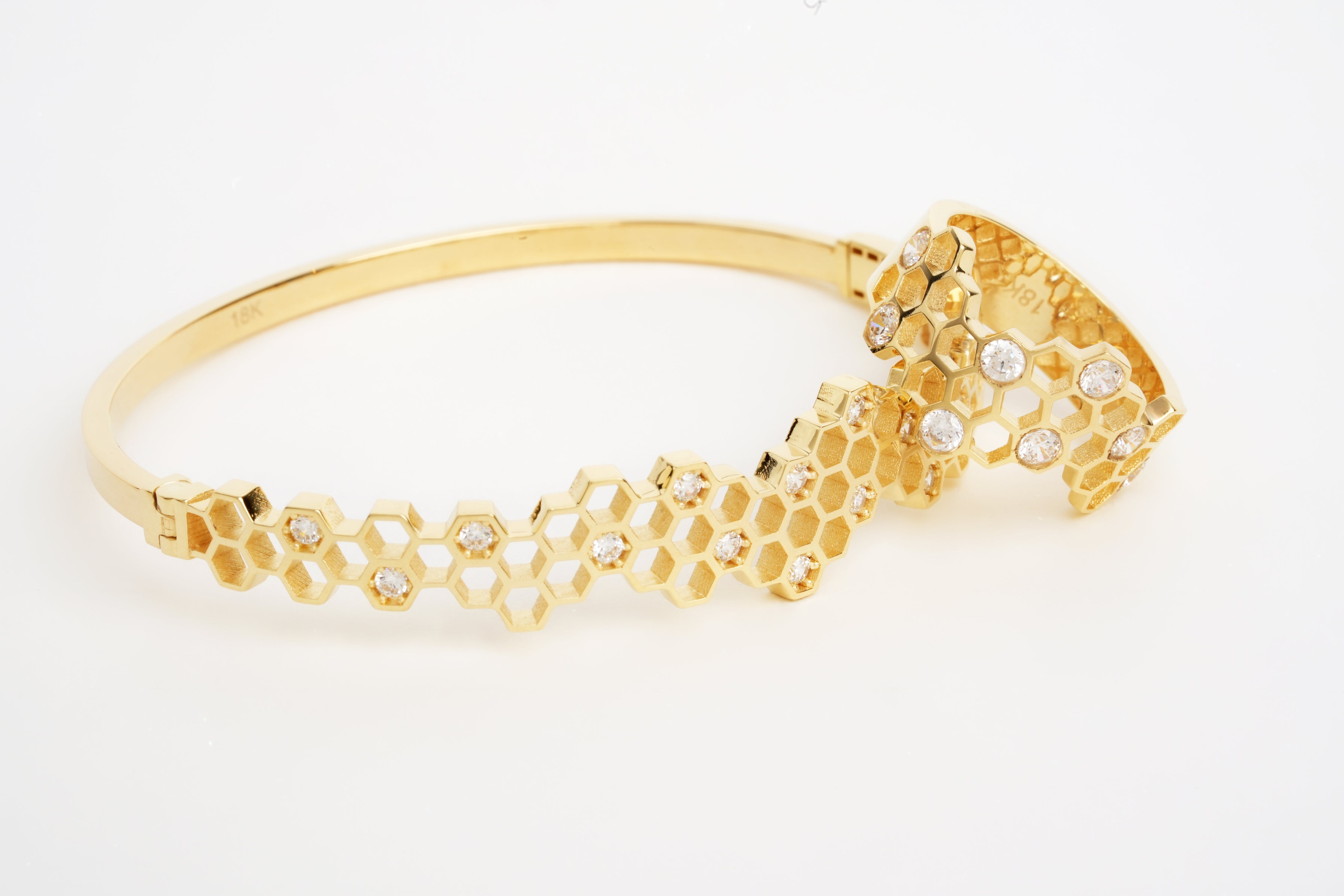 Load image into Gallery viewer, Bangle (18 Karat)
