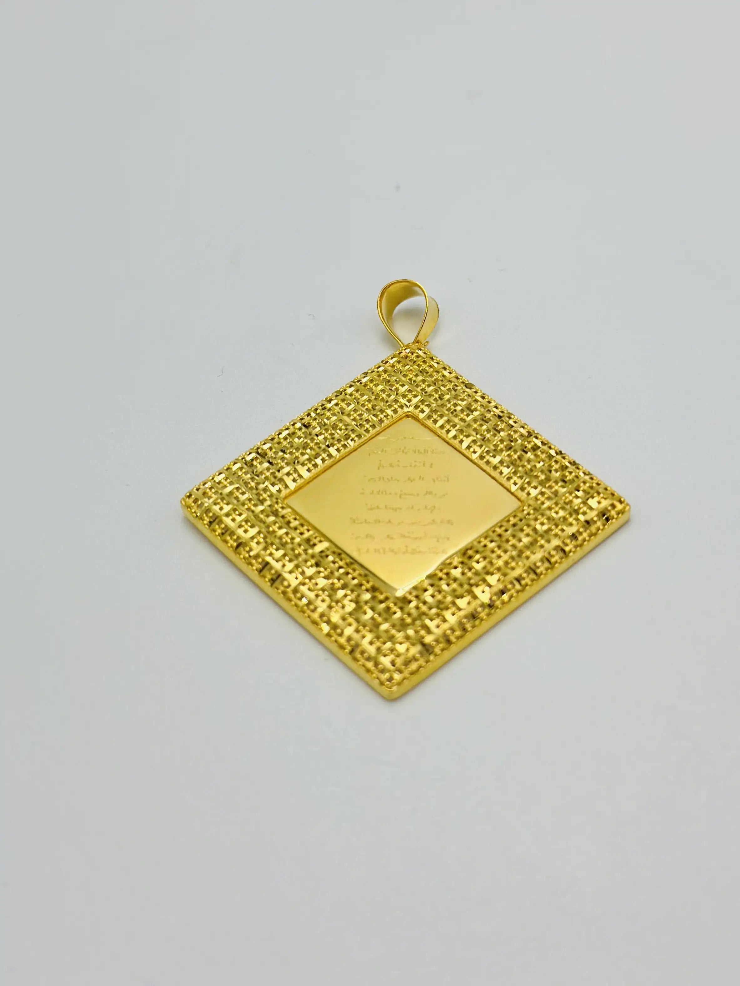 Load image into Gallery viewer, Pendants (21 Karat)
